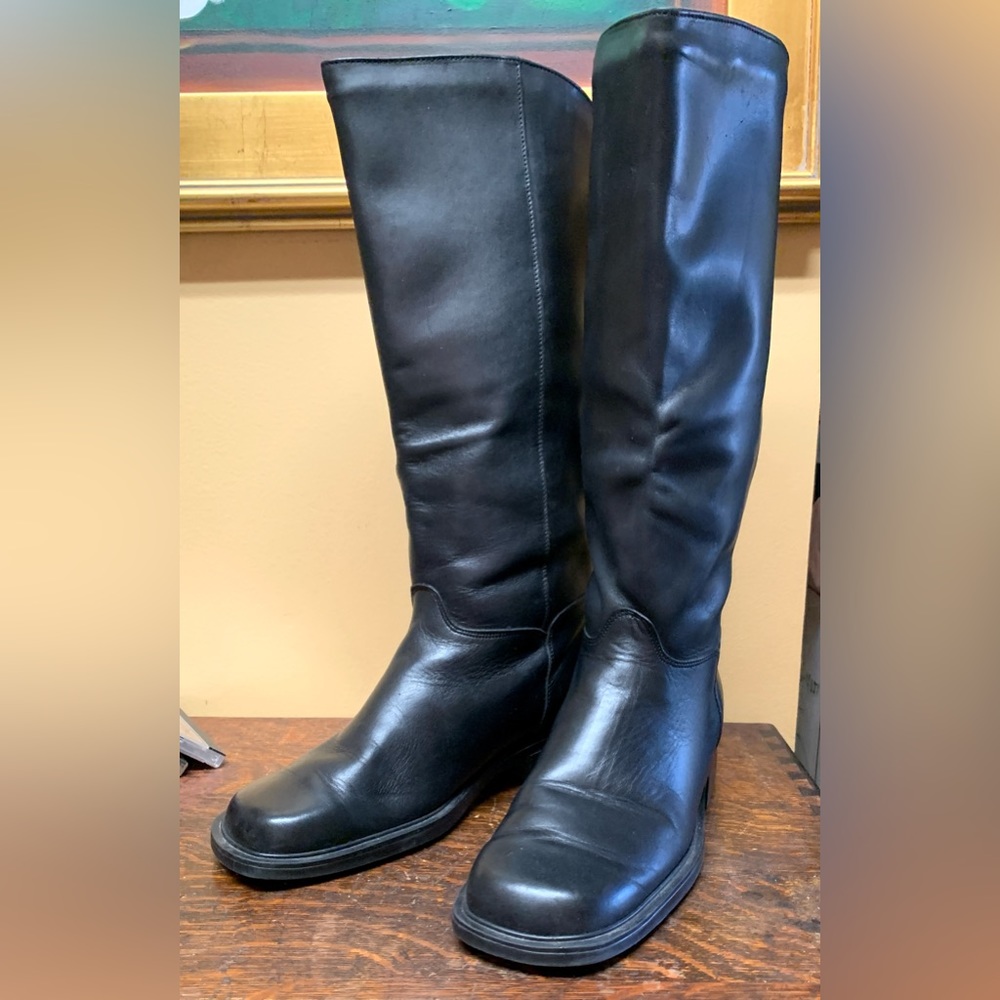 Women’s 7.5 M Black Leather Santana Canada Boots